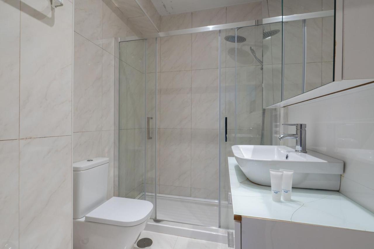 Carolina Roomy & Modern Apartment Porto Eksteriør billede